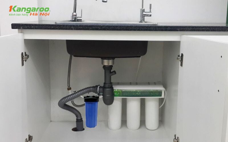 Điều chỉnh đúng vị trí và độ dốc của đường ống xả giúp máy hoạt động đúng chức năng